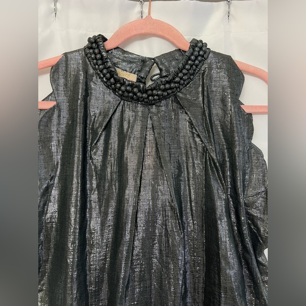 Rungolee Metallic Tunic Top Textured Collar Waist Tie Silver Scalloped Size M - Picture 4 of 9
